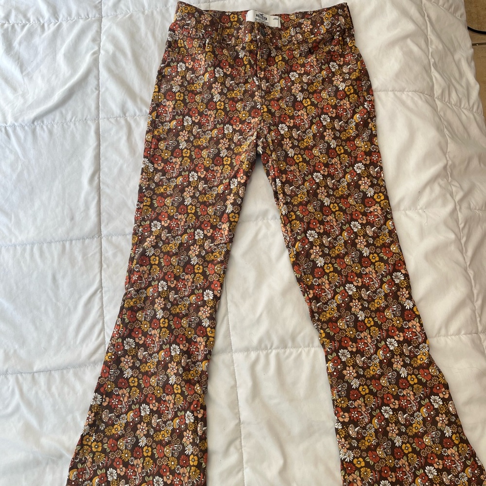 Hollister high rise flare pants, size small